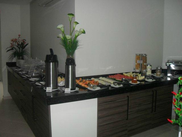 Hotel Laras-餐饮