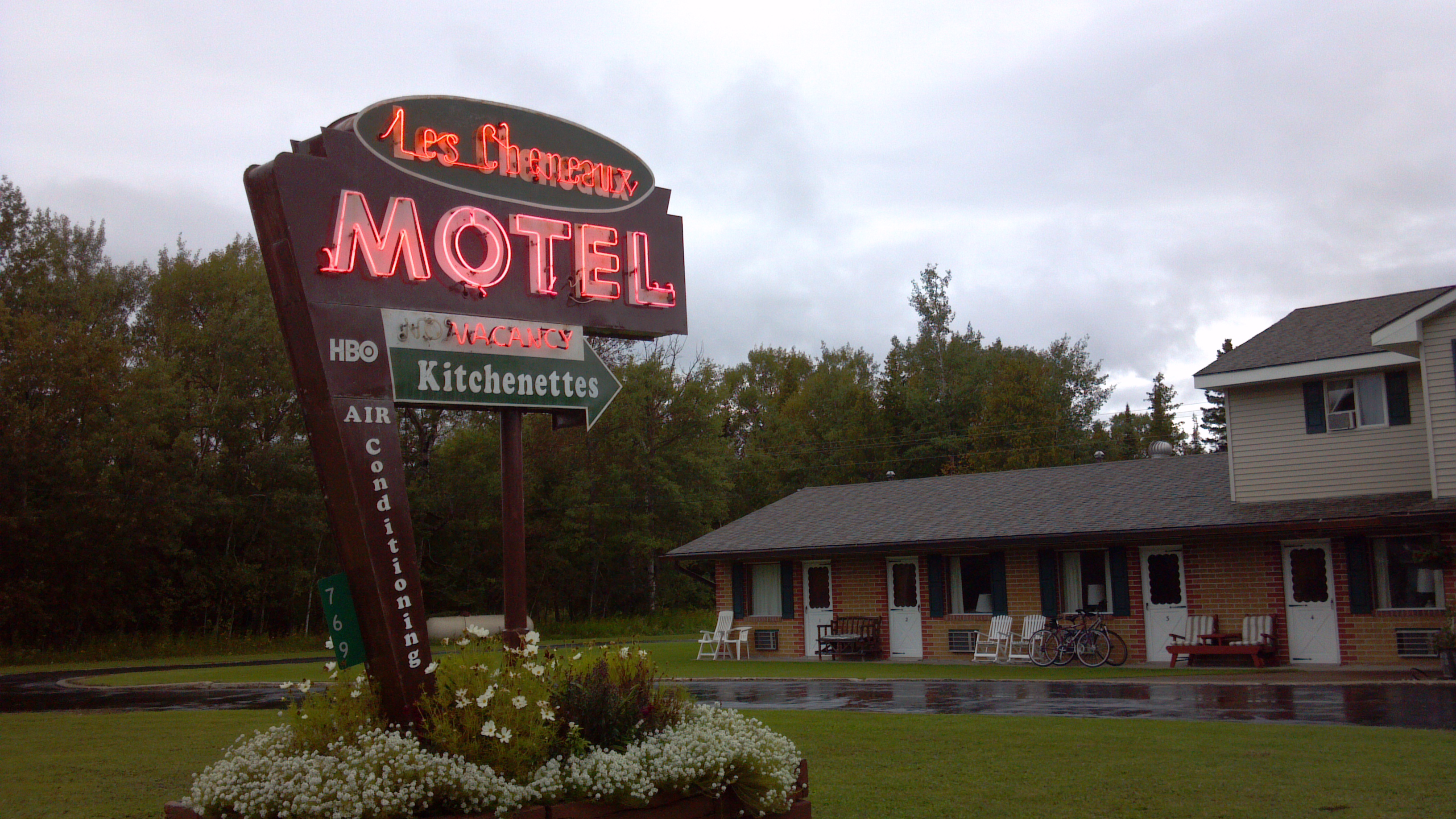 Les Cheneaux Motel-客卧