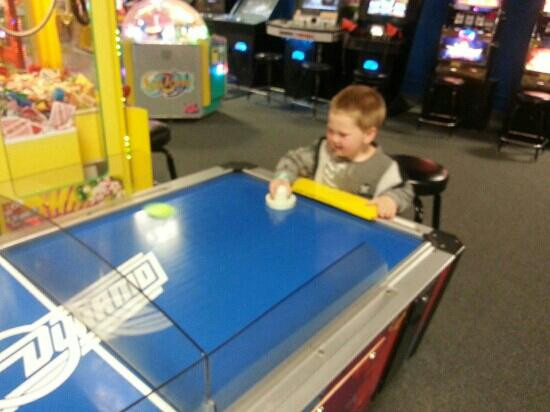 Action City Fun Center and Trampoline Park景点图片