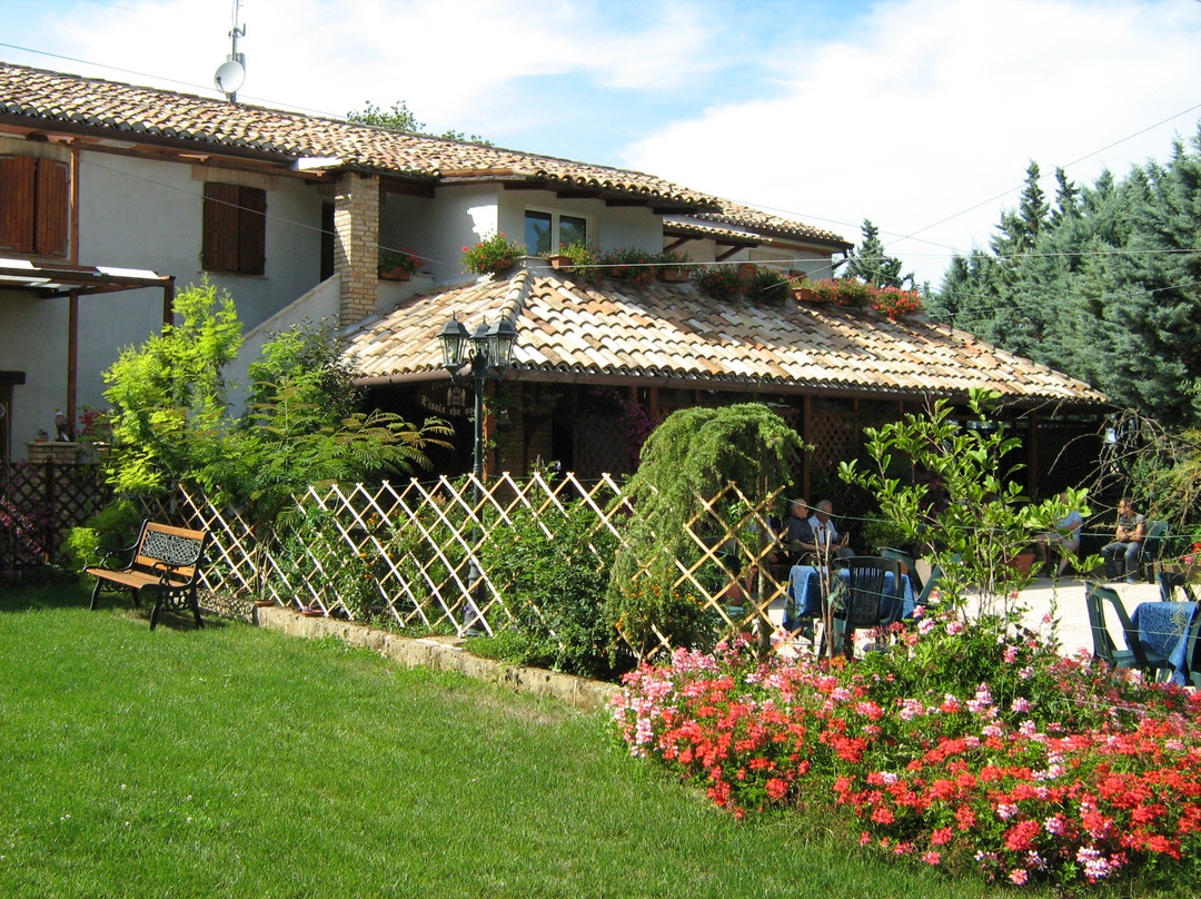 Montesicuro餐馆和美食-L'isola Che non C'e Ristorante