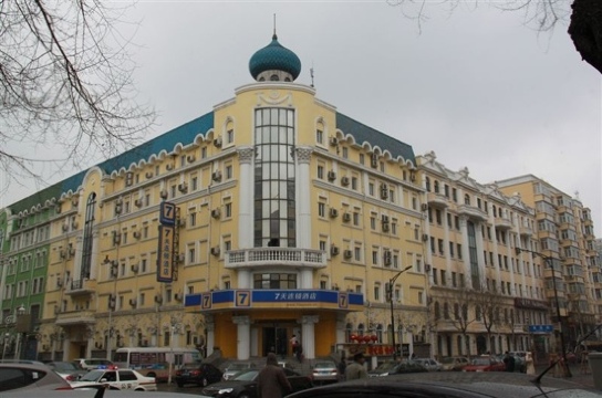 7天优品·哈尔滨中央大街店-客卧