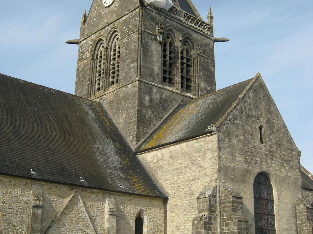Sainte-Mere-Eglise Church-Sainte-Mere-Eglise必去景点