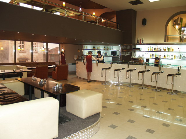 卢克索大楼酒店主图