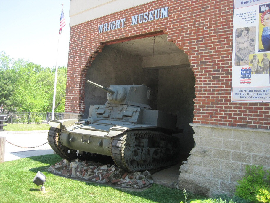 Wright Museum of WWII景点图片