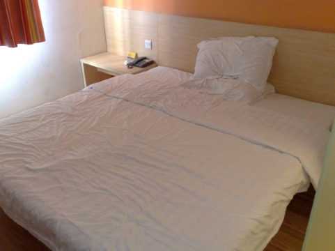 7天酒店（广州中环广场小北地铁站店）-客卧