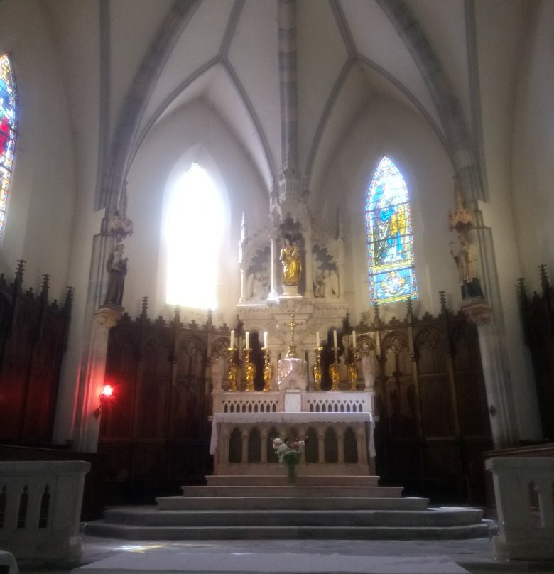 Sanctuaire Notre Dame De Fresneau景点图片