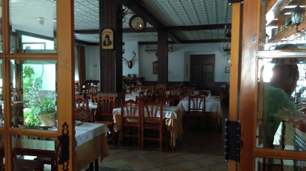 Castilblanco de los Arroyos餐馆和美食-Meson La Colina
