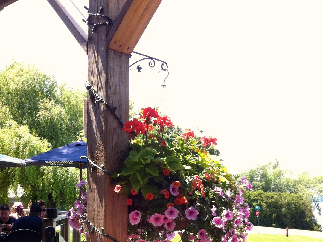 Orchard Beach Lakefront Bar & Grill