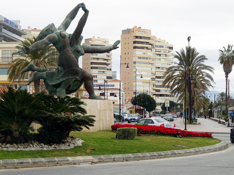 Mujeres Corriendo por la Playa-托雷莫里诺斯必去景点