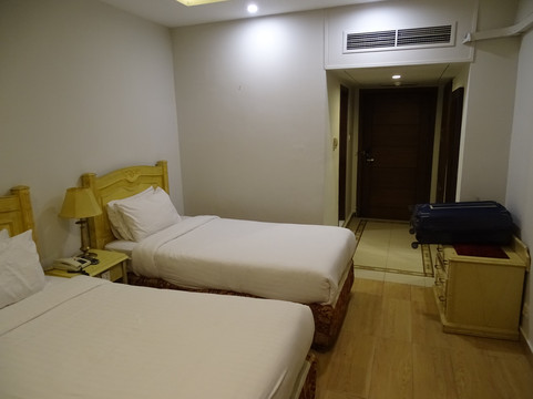 使者大陆酒店主图