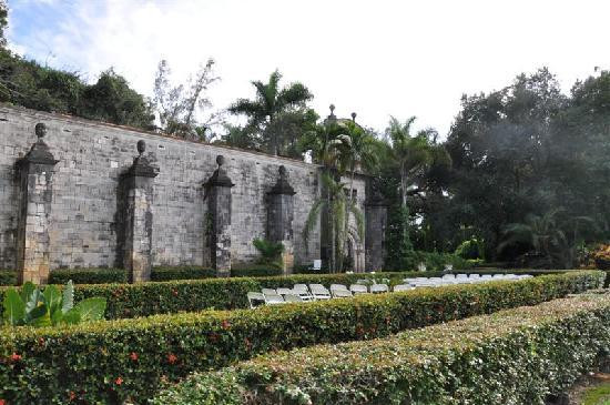 The Ancient Spanish Monastery-北迈阿密海滩必去景点