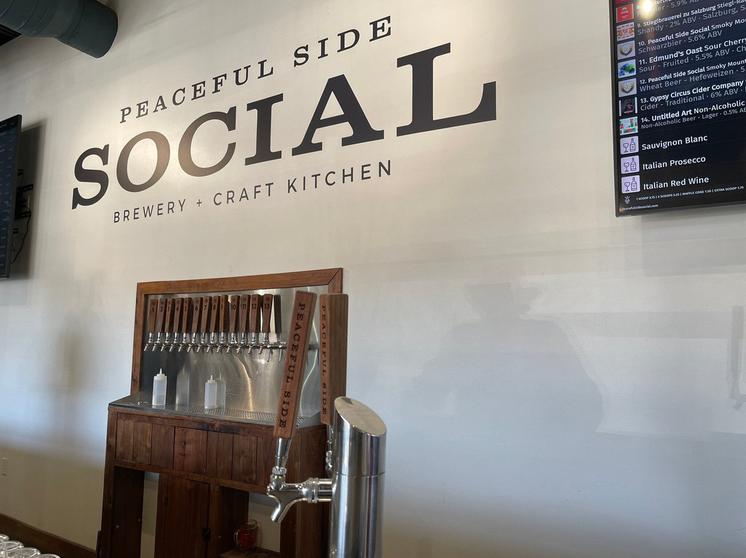 汤森餐馆和美食-Peaceful Side Social