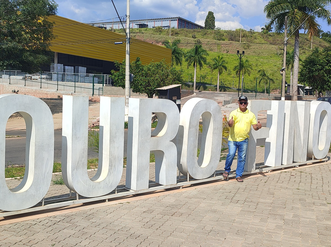 Monumento Menino Da Porteira-Ouro Fino必去景点