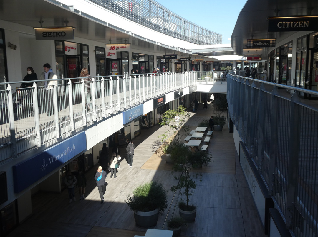 三井奥特莱斯购物城 横滨港湾-横滨市必去景点