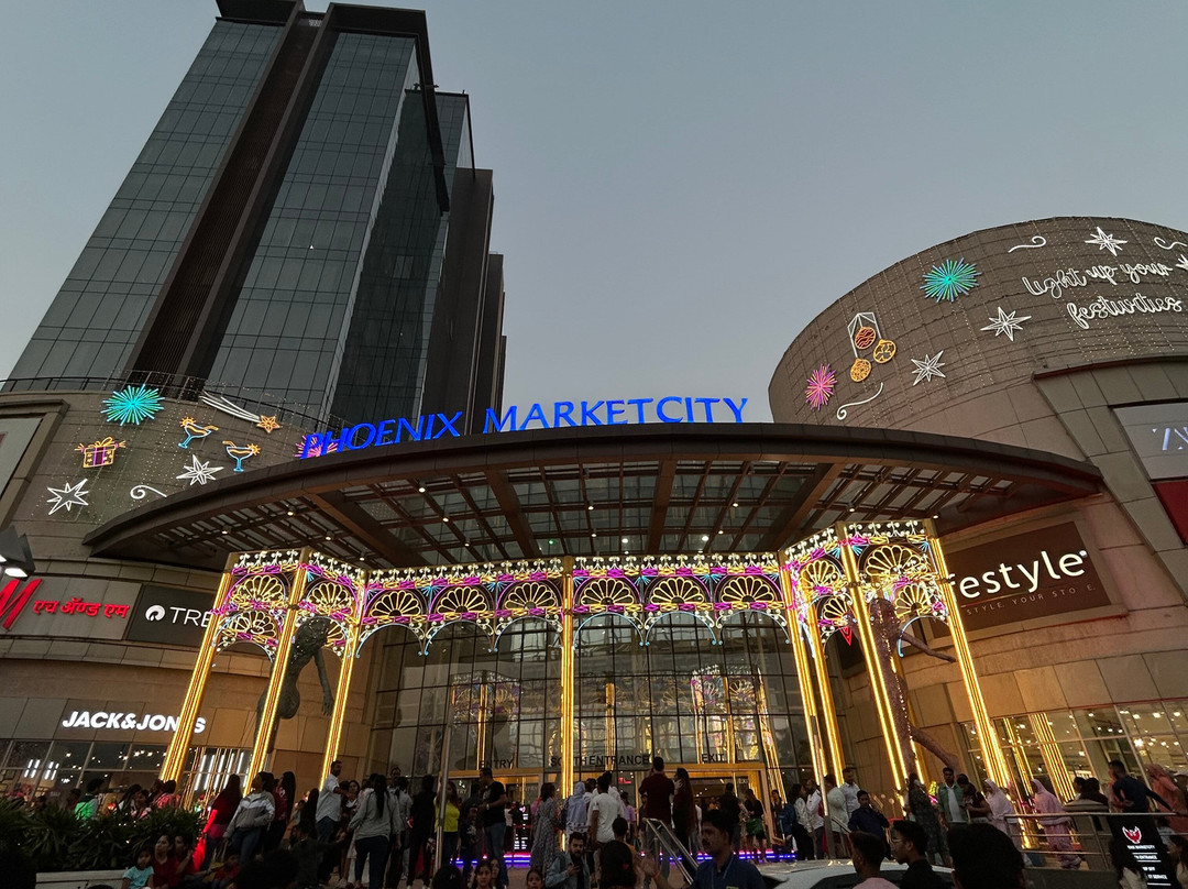 Phoenix Market City景点图片