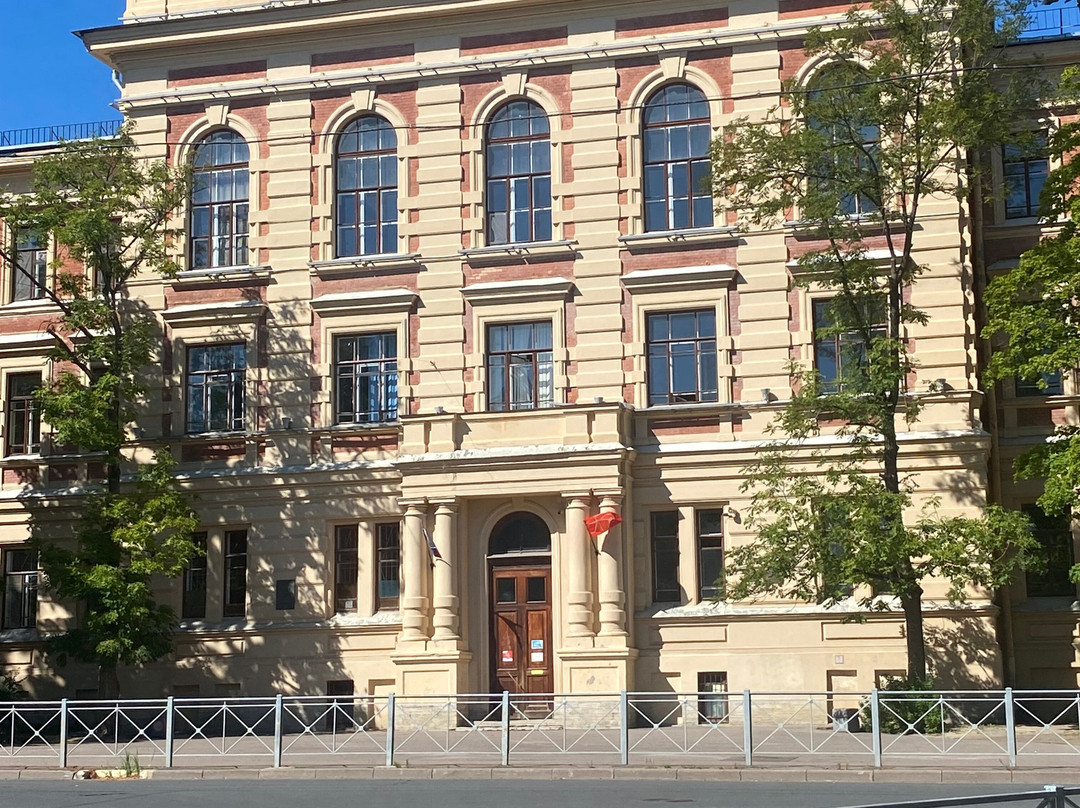 Tsarskoye Selo Real School Building景点图片