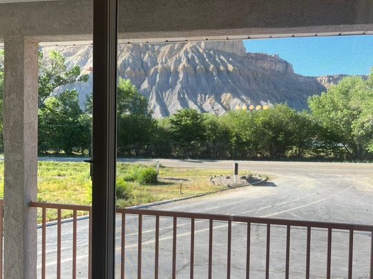 Cathedral Valley Inn主图