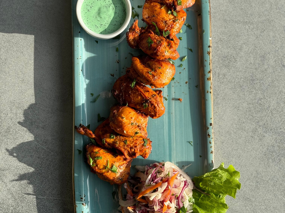 Sky Corner Hotel And Indian Restaurant主图