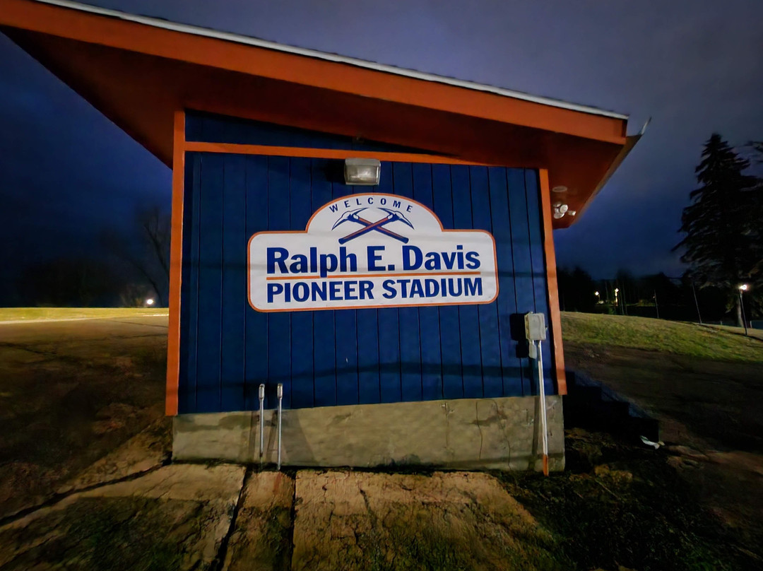 Ralph E. Davis Pioneer Stadium景点图片