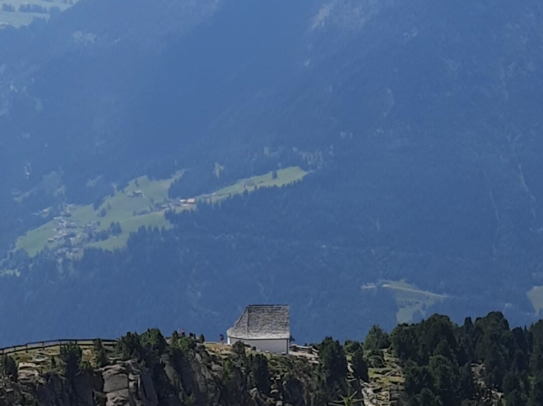 Capella Santa Croce del Resciesa景点图片