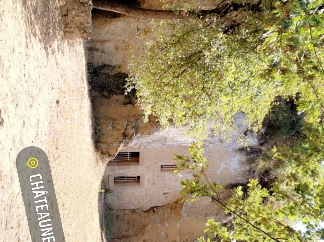 Site Troglodyte de Chateauneuf Sur Isere景点图片