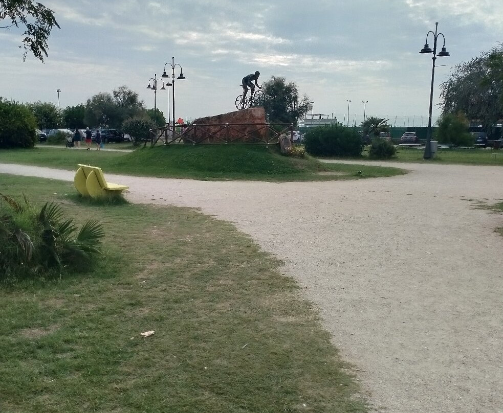 Monumento a Marco Pantani景点图片
