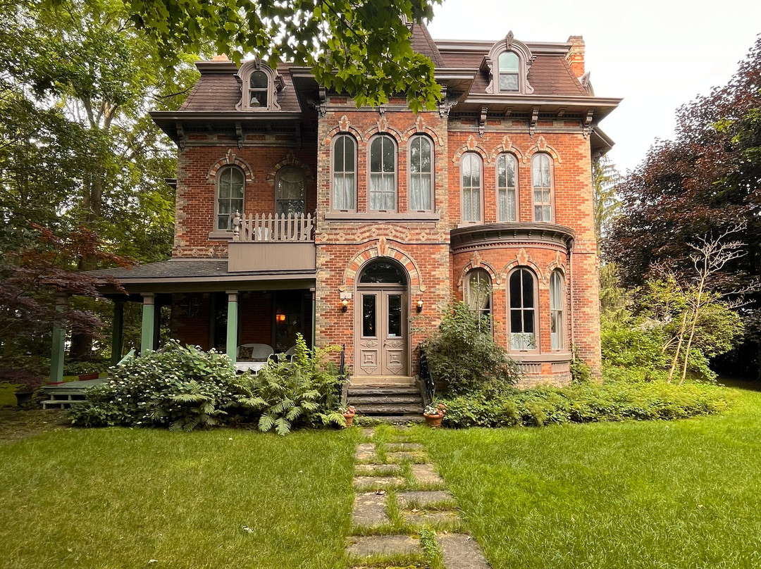 The Highland Manor主图