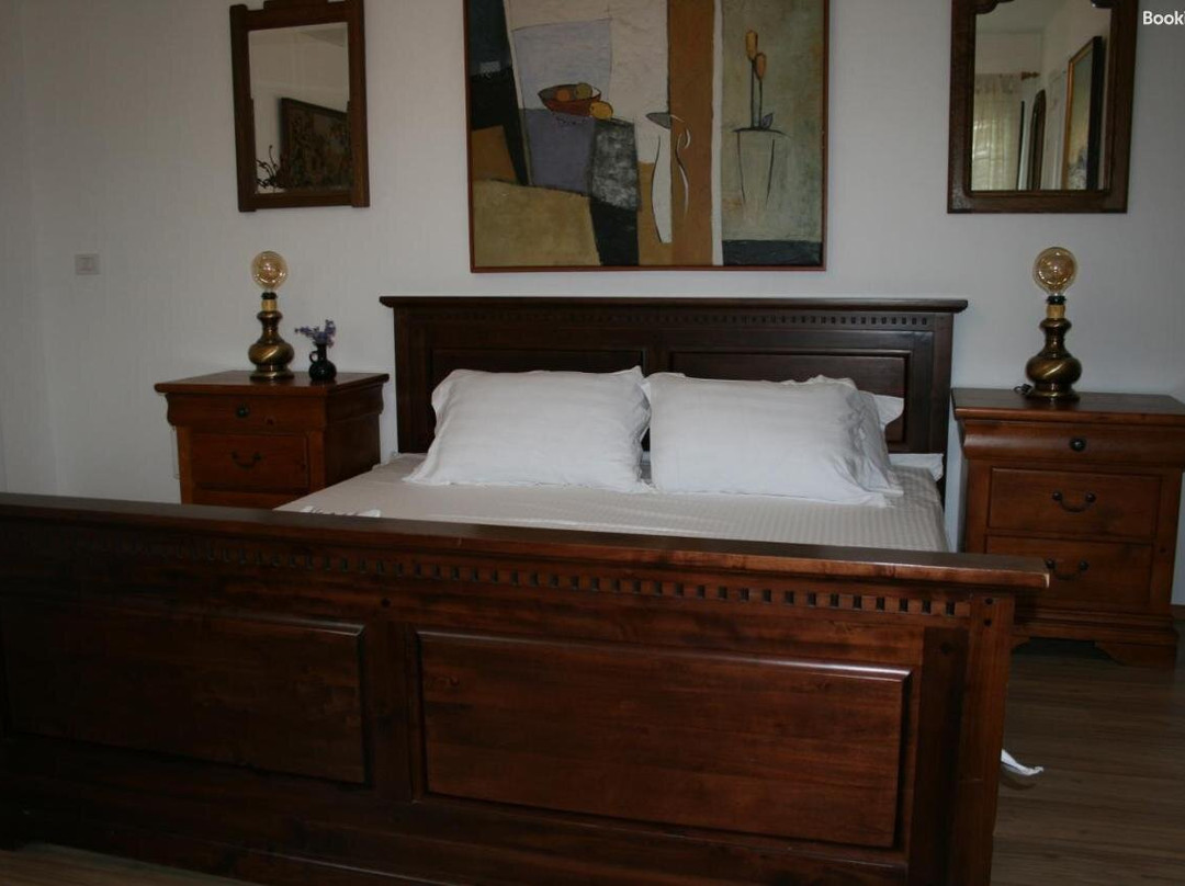 Colev Rooms
