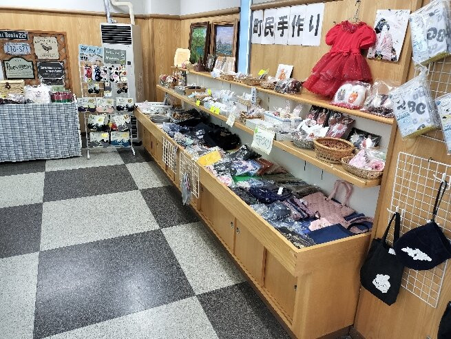 Michi-no-Eki Shell Plaza Minato-兰越町必去景点