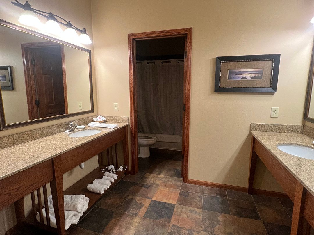 Arrowwood Resort & Conference Center主图