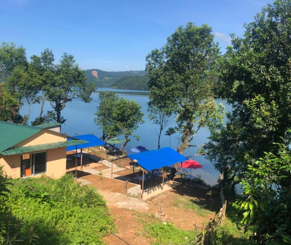 Lake Wave Cottage & Restaurant