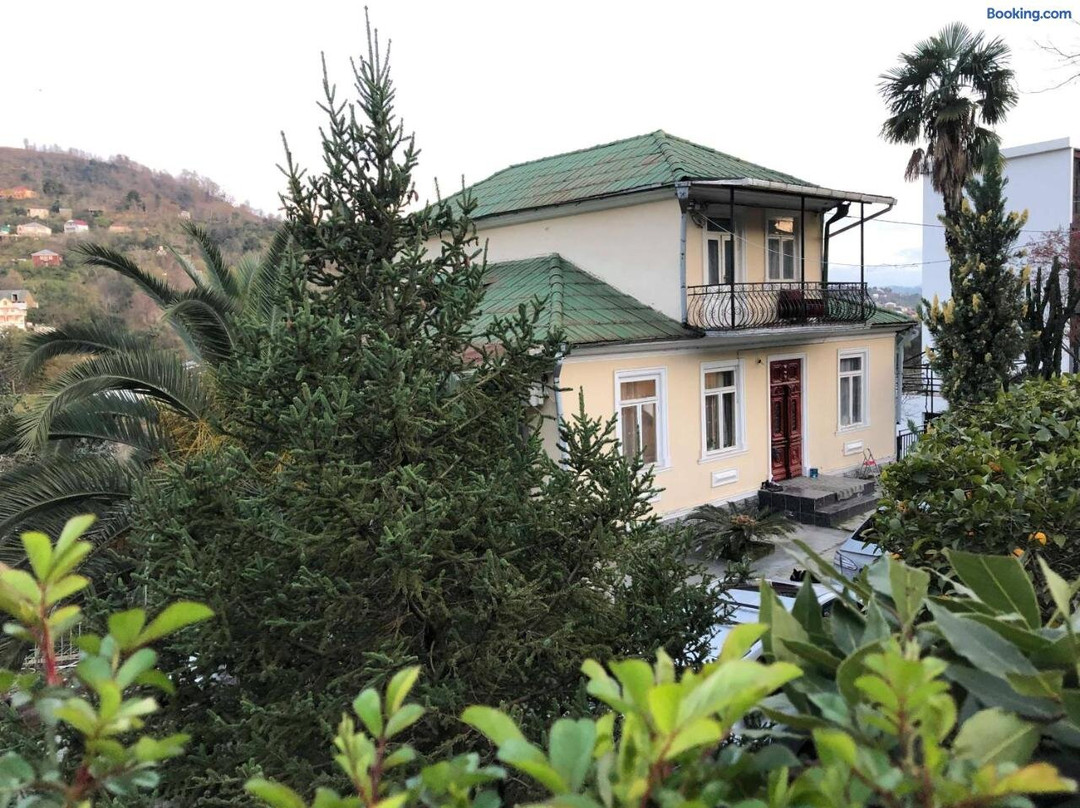 Lasha Guest House