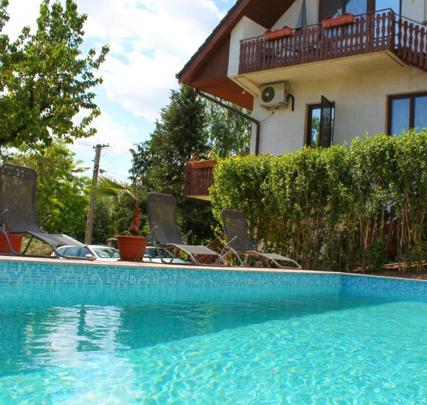 Ibolya Apartmanok
