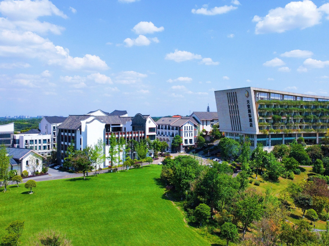 三岔湖环球融创天堂洲际酒店主图