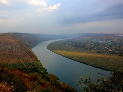 Trails&Tales Tours-基希讷乌必去景点