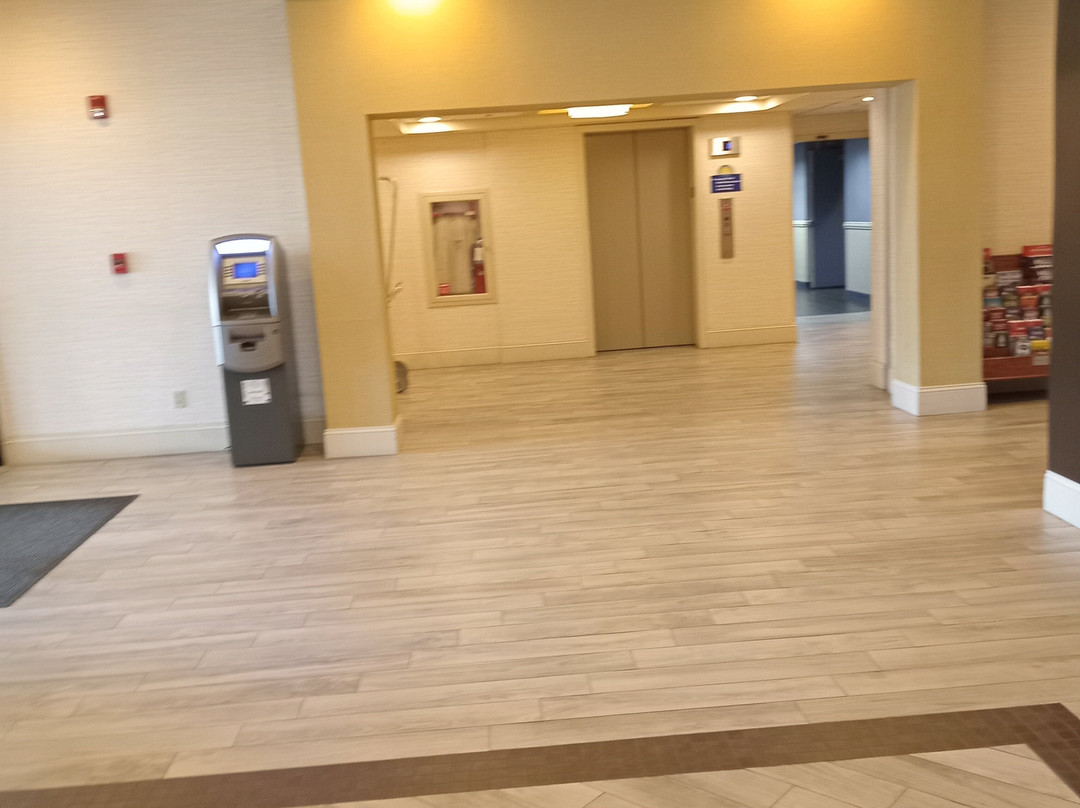 汤姆斯河假日酒店主图