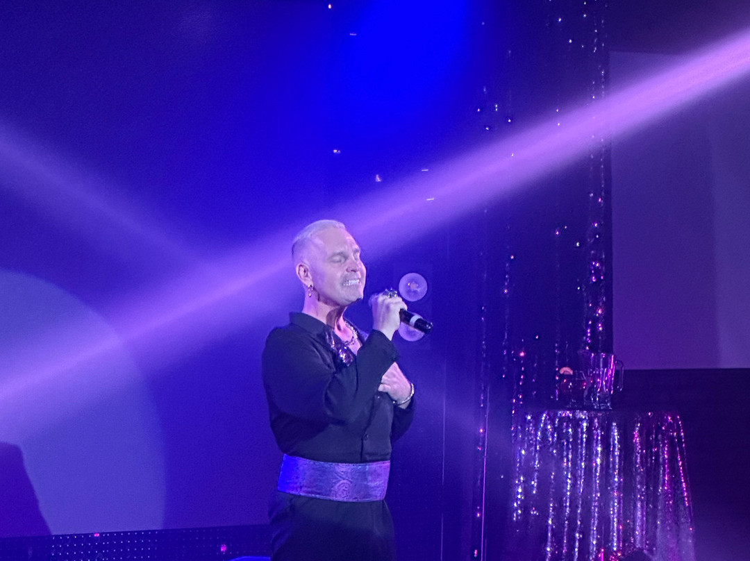 The Palm Cabaret and Bar-瓦拉塔港必去景点