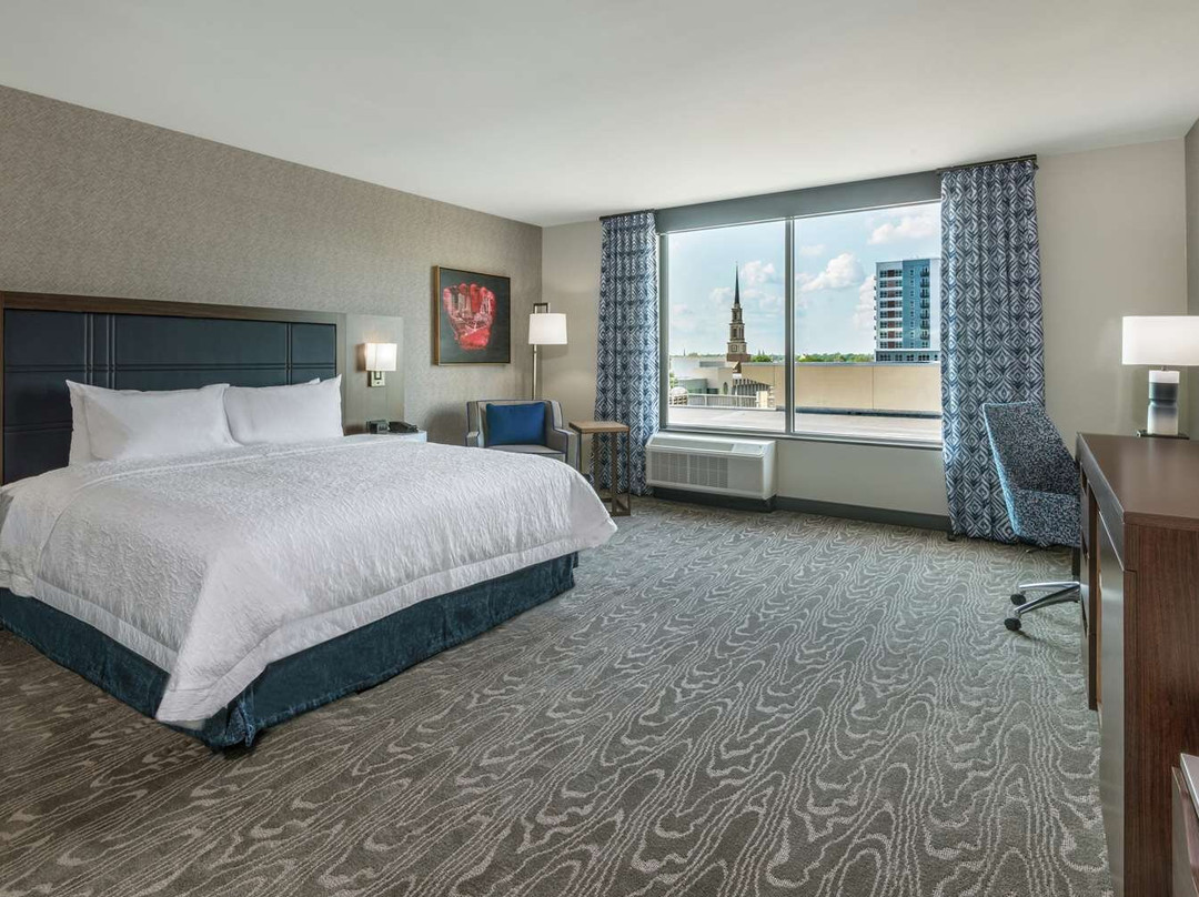 Hampton Inn & Suites Fort Wayne Downtown主图