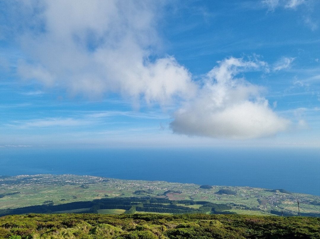 Miradouro da Serra de Santa Bárbara-亚速尔群岛英雄港中心区必去景点