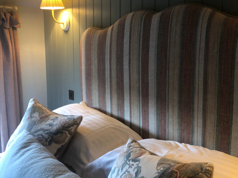 Poole Keynes酒店住宿-The Eliot Arms Hotel