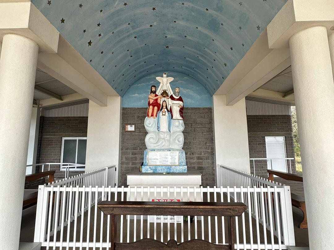 Capitel Divino Pai Eterno-Vila Flores必去景点