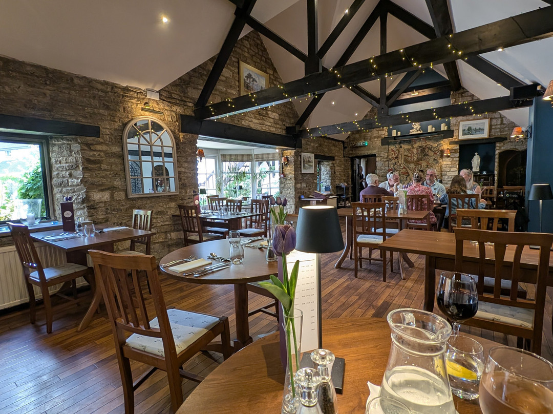 Corinium Hotel & Restaurant主图