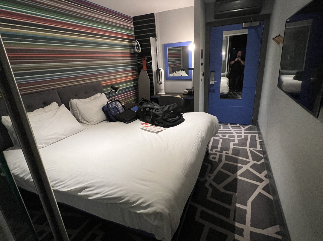 Village Hotel Portsmouth主图