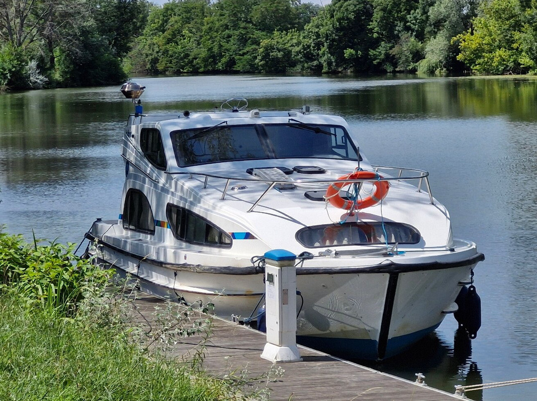 Le Boat - Branges-Branges必去景点