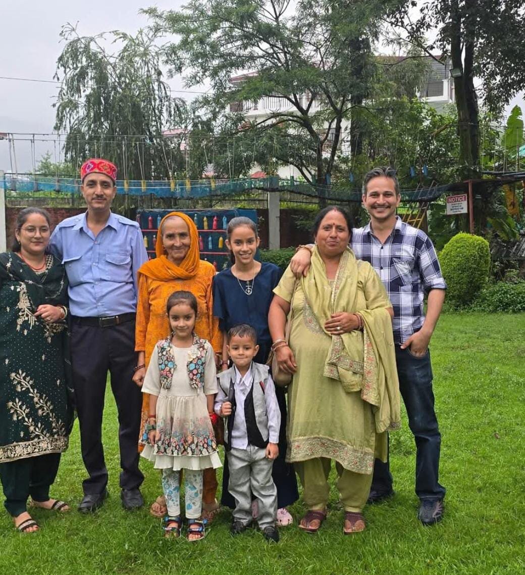 马欣德拉俱乐部 (达兰萨拉)-官方