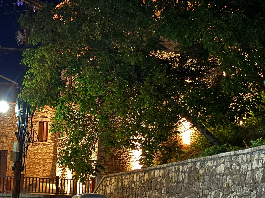 Petrinos Pyrgos主图