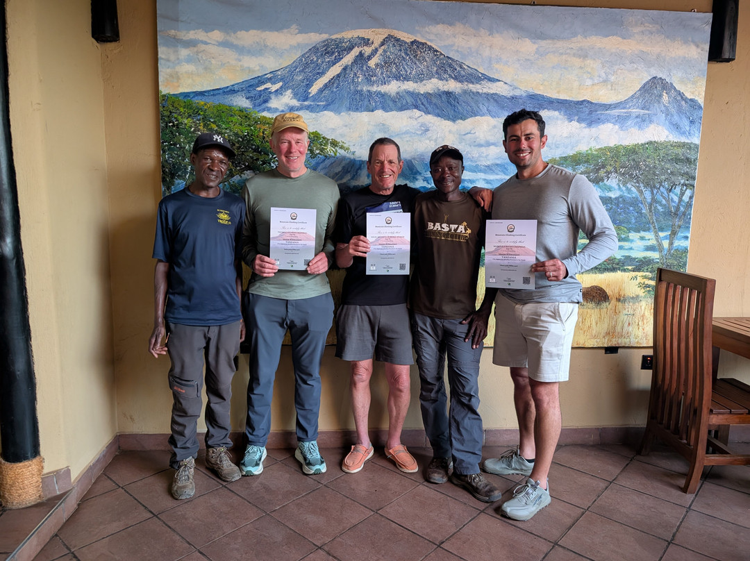 Trekking Hero - Kilimanjaro Day Hike-乞力马扎罗山国家公园必去景点