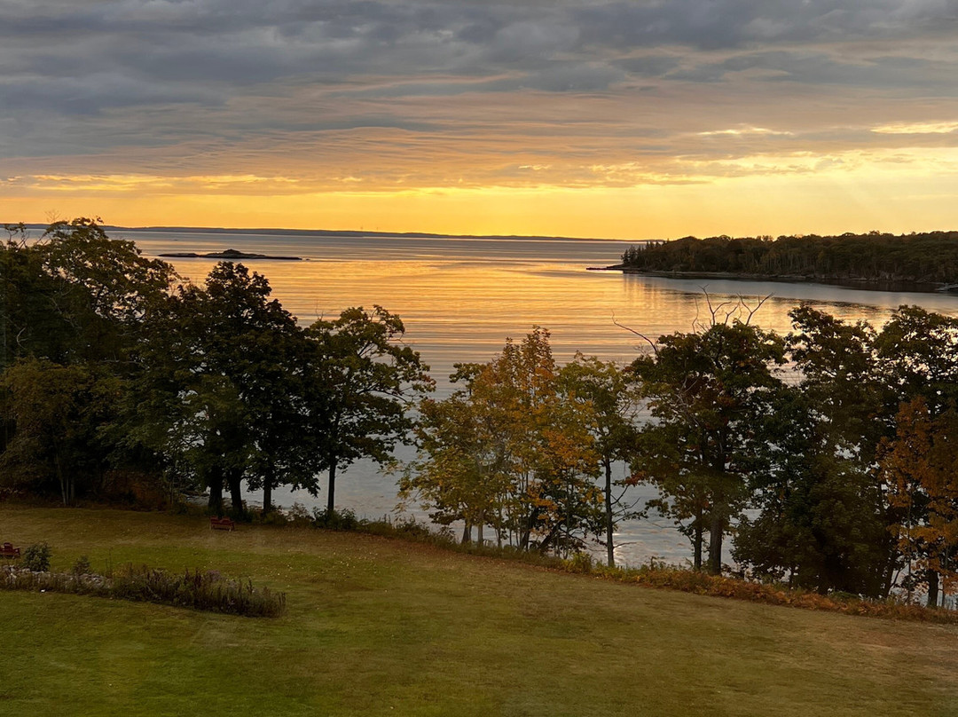 Ledges By The Bay主图