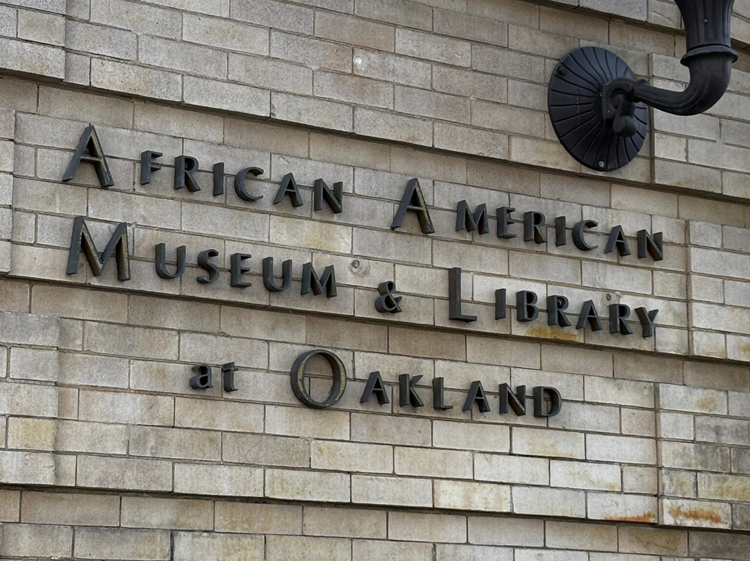 African American Museum and Library-奥克兰必去景点