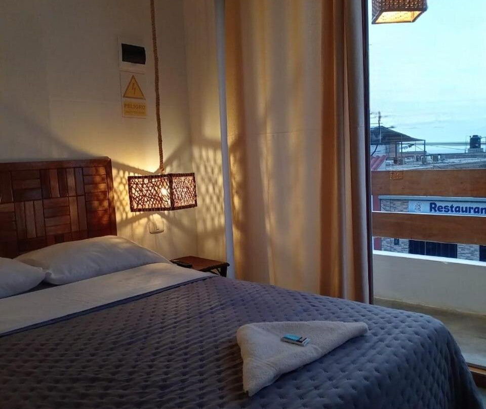 Hotel Chicama Home And Lounge